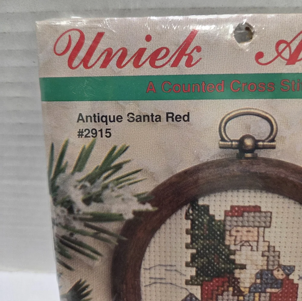 Uniek Crafts Antique Santa Red 2915 Sealed Cross Stitch Kit